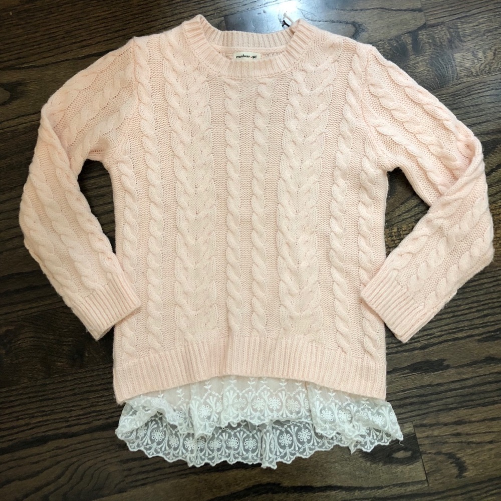 Girls Sweater w/lace trim 💕